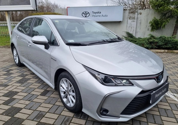 Toyota Corolla cena 82800 przebieg: 80700, rok produkcji 2020 z Ciechanowiec małe 379